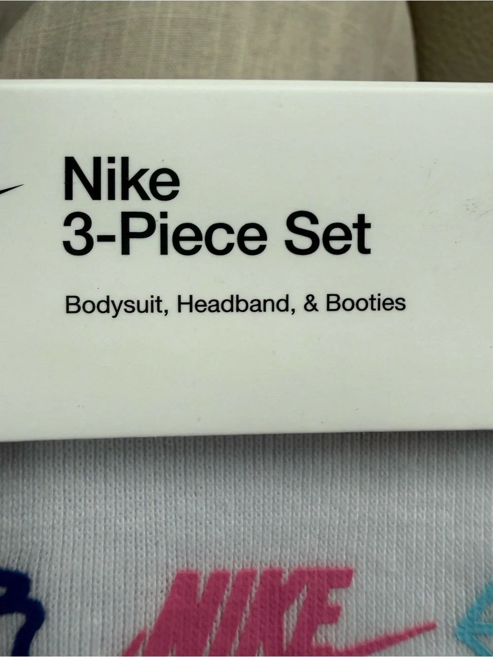 2 new Nike Baby 3-Piece Set – White & Red